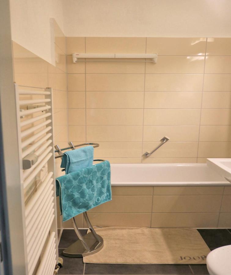 Schicke FeWo beste Lage 150m vom Strand, kostenlos WLAN großes Schwimmbad, Sauna Cuxhaven Exterior foto